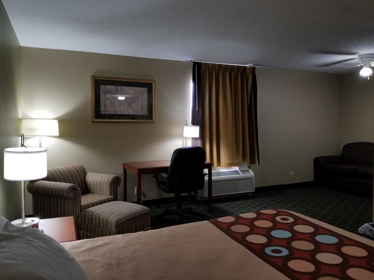 Hotel Super 8 By Wyndham Bellefontaine Exterior foto